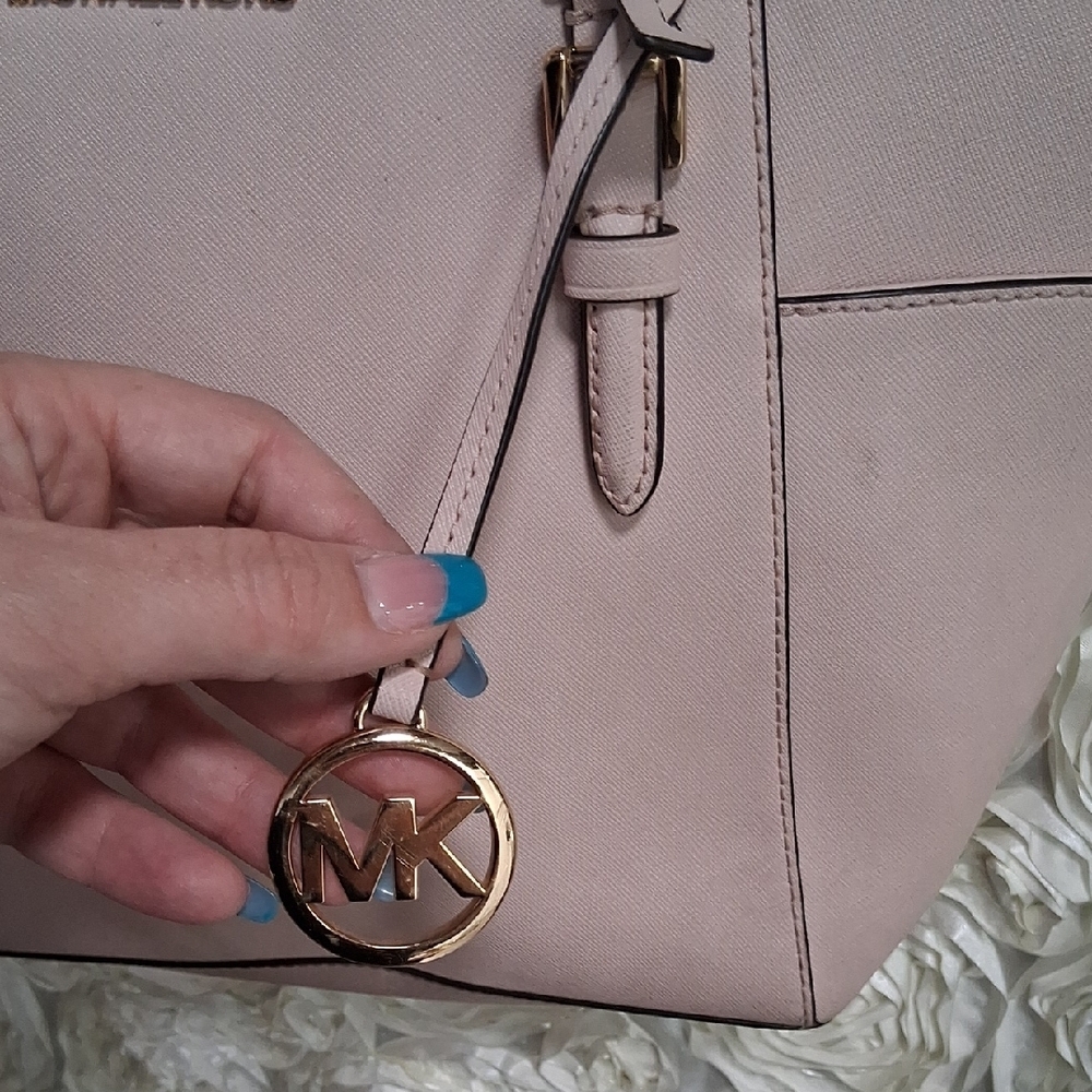 Michael Kors Pale Pink Leather Tote with Gold Hardware - Picture 2 of 7